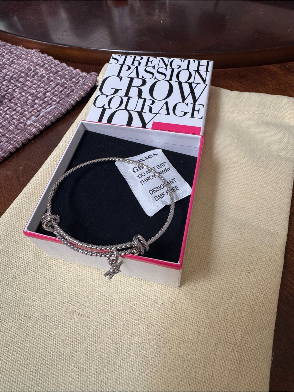 Mary Kay Silver tone star charm bracelet